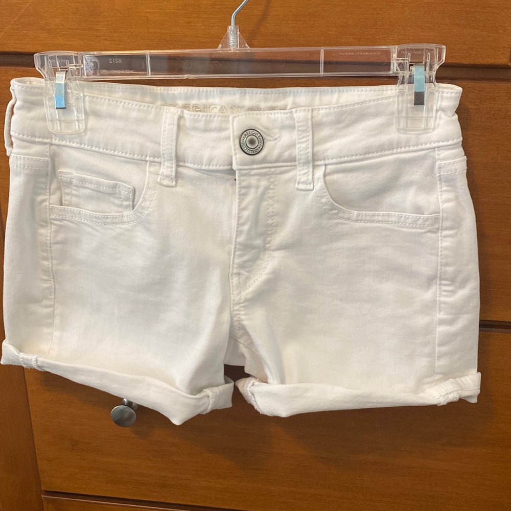 American eagle white shorts